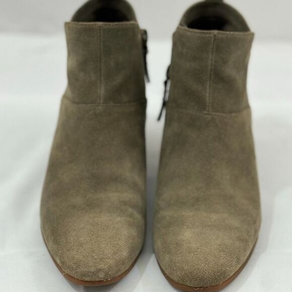 Timberland Suede Booties, Size 7 - Picture 2 of 10